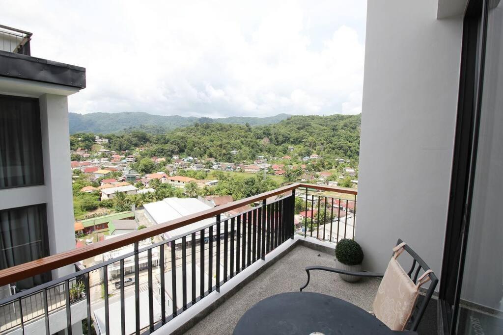 Beautiful Penthouse Apartment With Mountain Views Kamala Beach Exterior foto